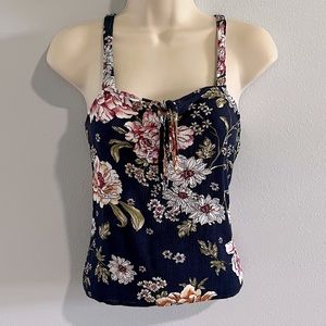 ✨5 for $15 - Pink Rose Blue and floral top size medium